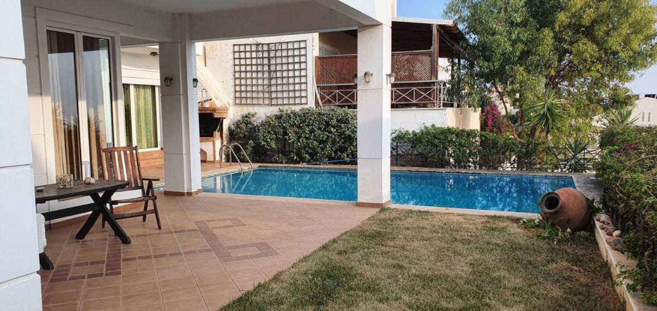 Athenian Luxury Villa In Glyfada Exterior photo
